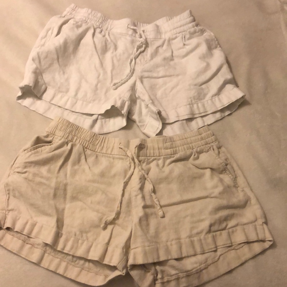 (55%) Linen shorts. Mediums. 2 for $10!! 🤩